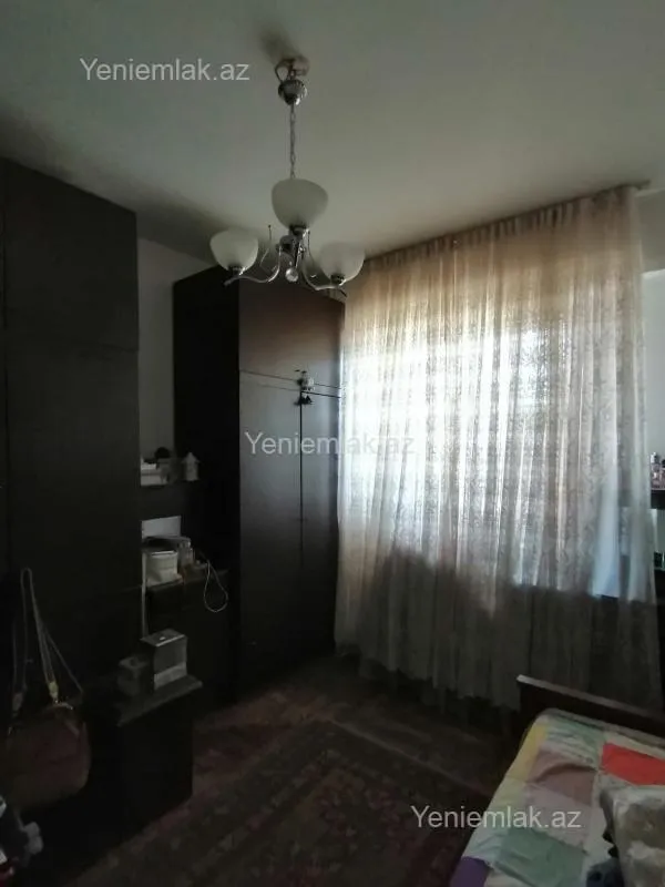 Satılır 3 otaqlı köhnə tikili 75 m²