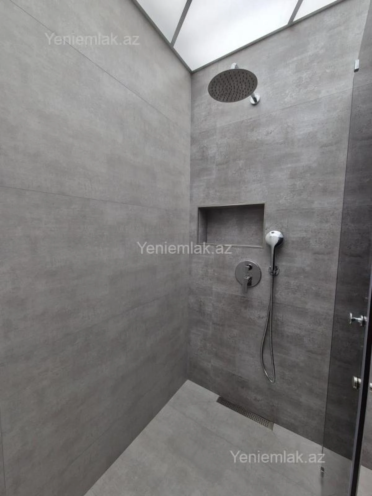 Satılır 3 otaqlı yeni tikili 86 m²