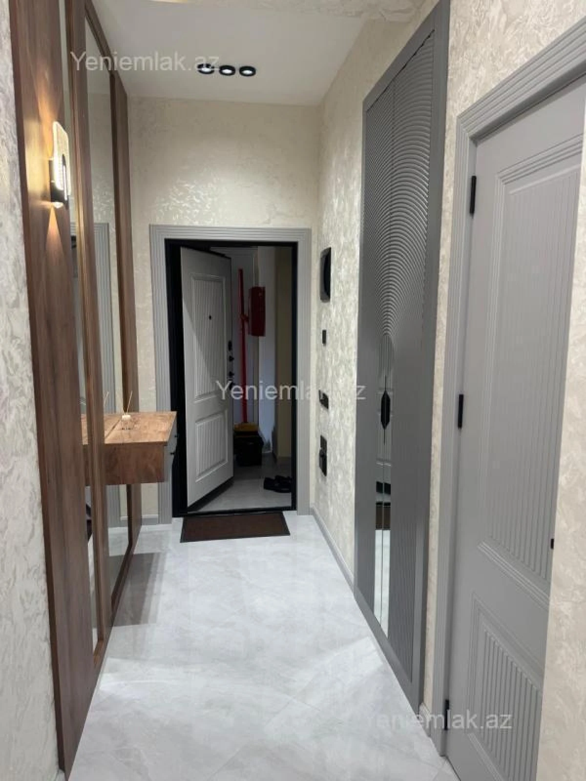 Satılır 2 otaqlı yeni tikili 83 m²