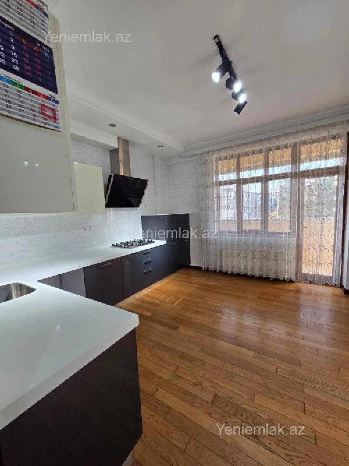 Satılır 3 otaqlı yeni tikili 145 m²