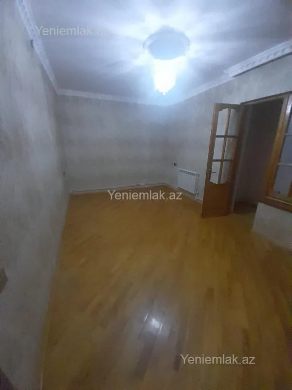 Satılır 2 otaqlı köhnə tikili 69 m²