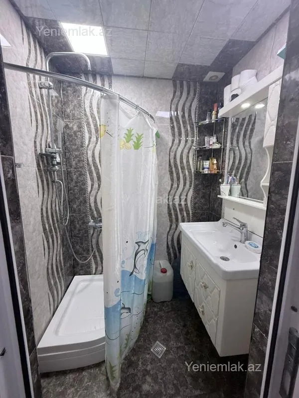 Satılır 3 otaqlı köhnə tikili 70 m²