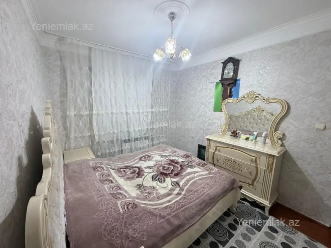 Satılır 3 otaqlı köhnə tikili 70 m²