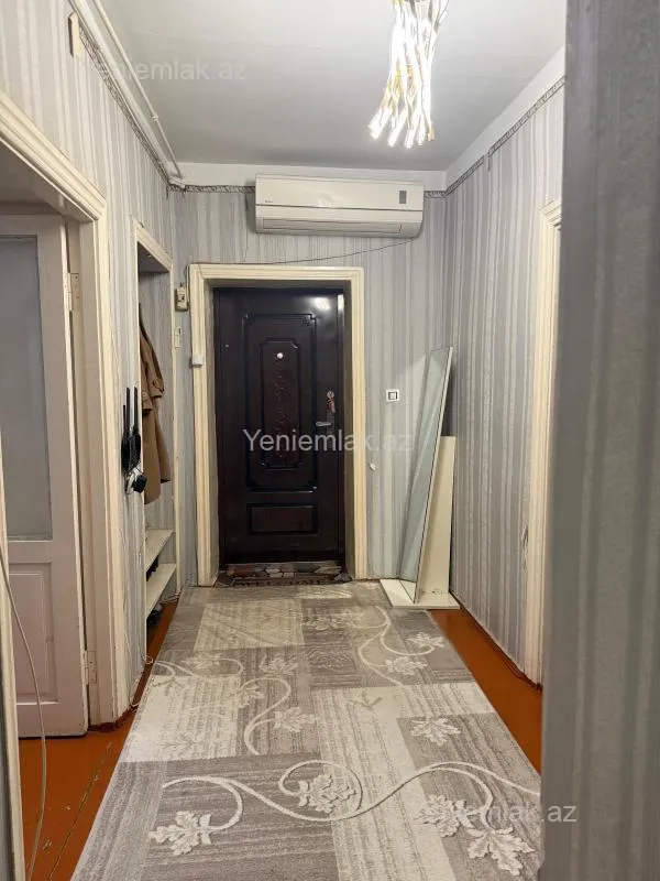Satılır 4 otaqlı köhnə tikili 95 m²