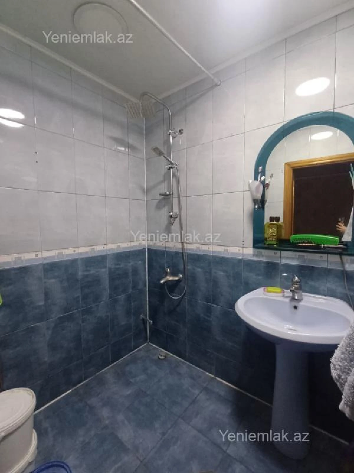 Satılır 4 otaqlı köhnə tikili 100 m²