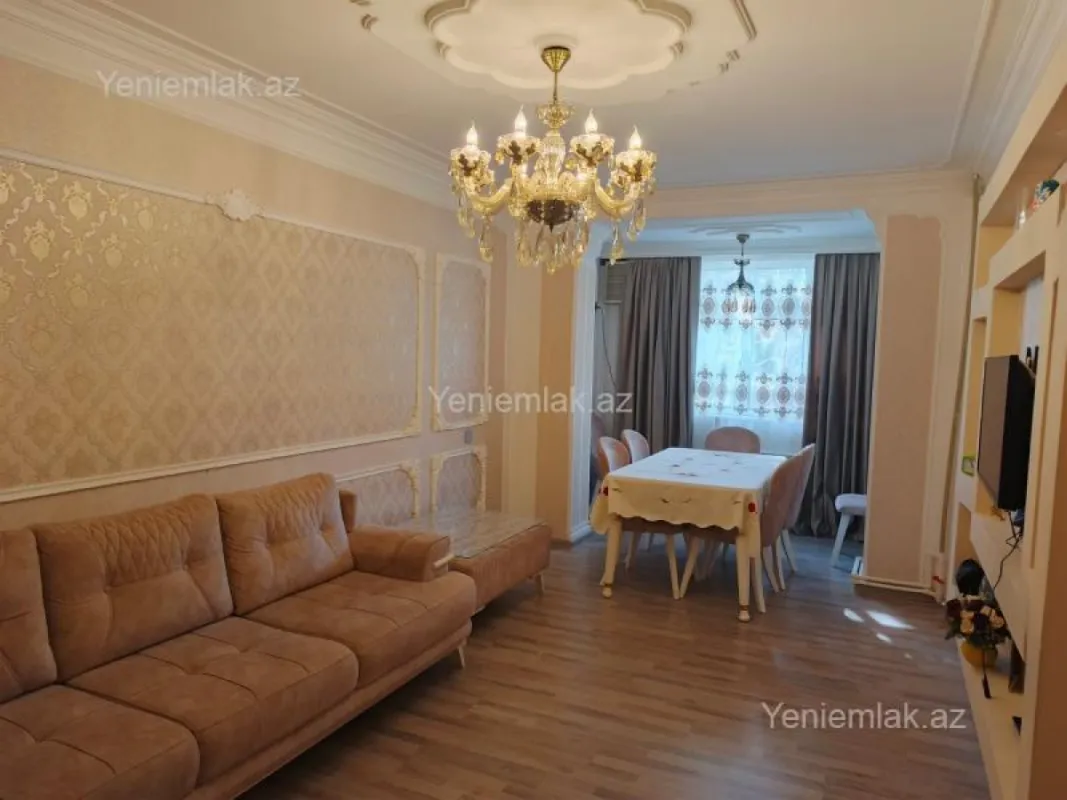 Satılır 4 otaqlı köhnə tikili 100 m²