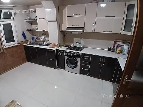 Satılır 4 otaqlı köhnə tikili 100 m²