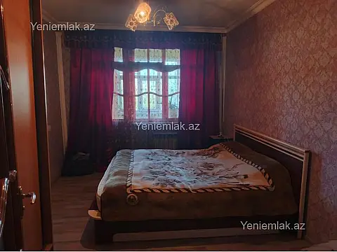 Satılır 4 otaqlı köhnə tikili 100 m²