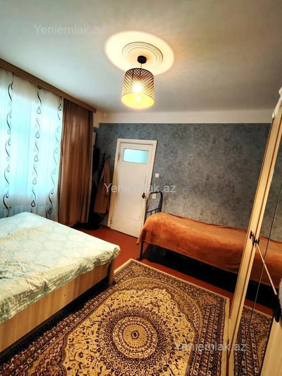 Satılır 2 otaqlı köhnə tikili 70 m²
