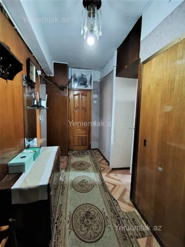 Satılır 2 otaqlı köhnə tikili 70 m²