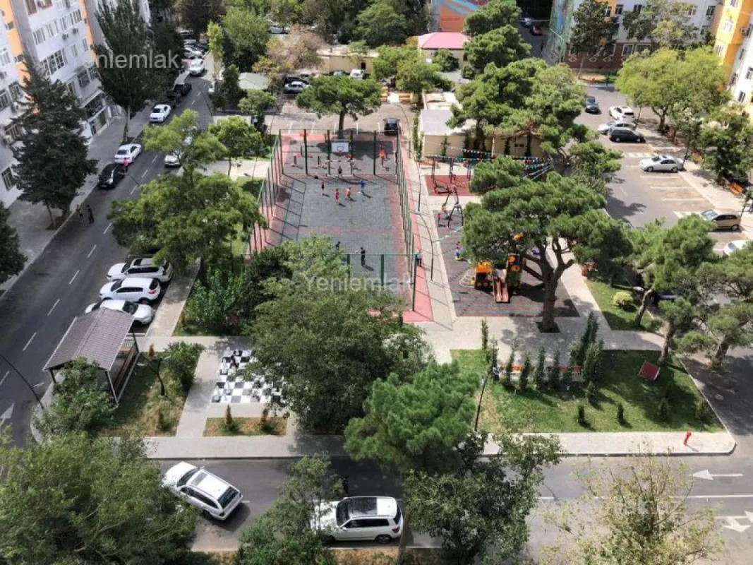 Satılır 2 otaqlı köhnə tikili 70 m²