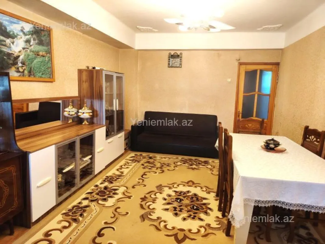 Satılır 2 otaqlı köhnə tikili 70 m²