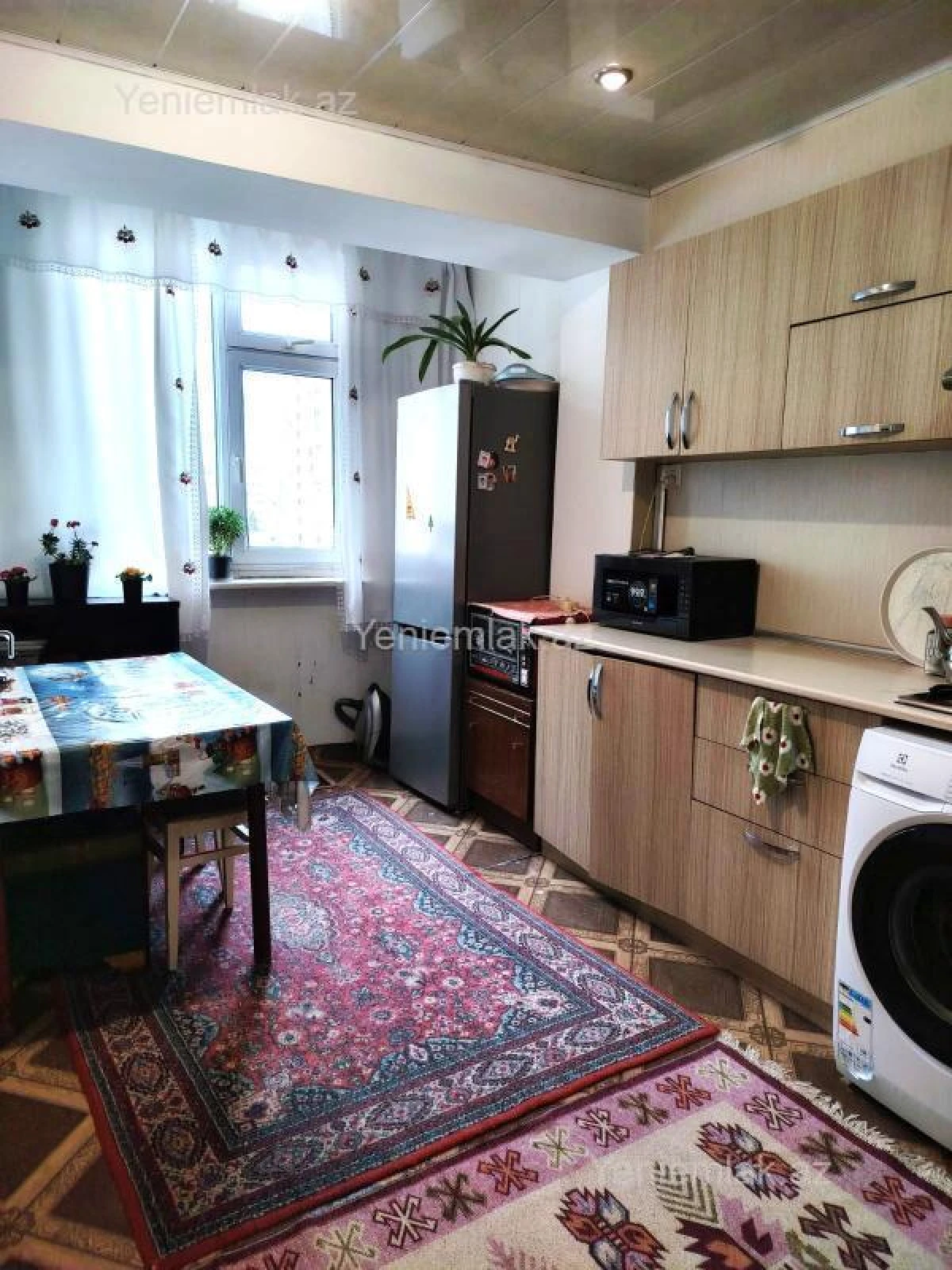 Satılır 2 otaqlı köhnə tikili 70 m²