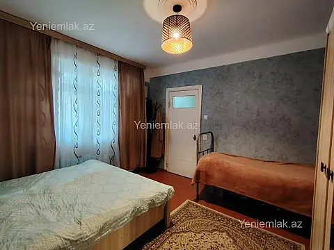 Satılır 2 otaqlı köhnə tikili 70 m²