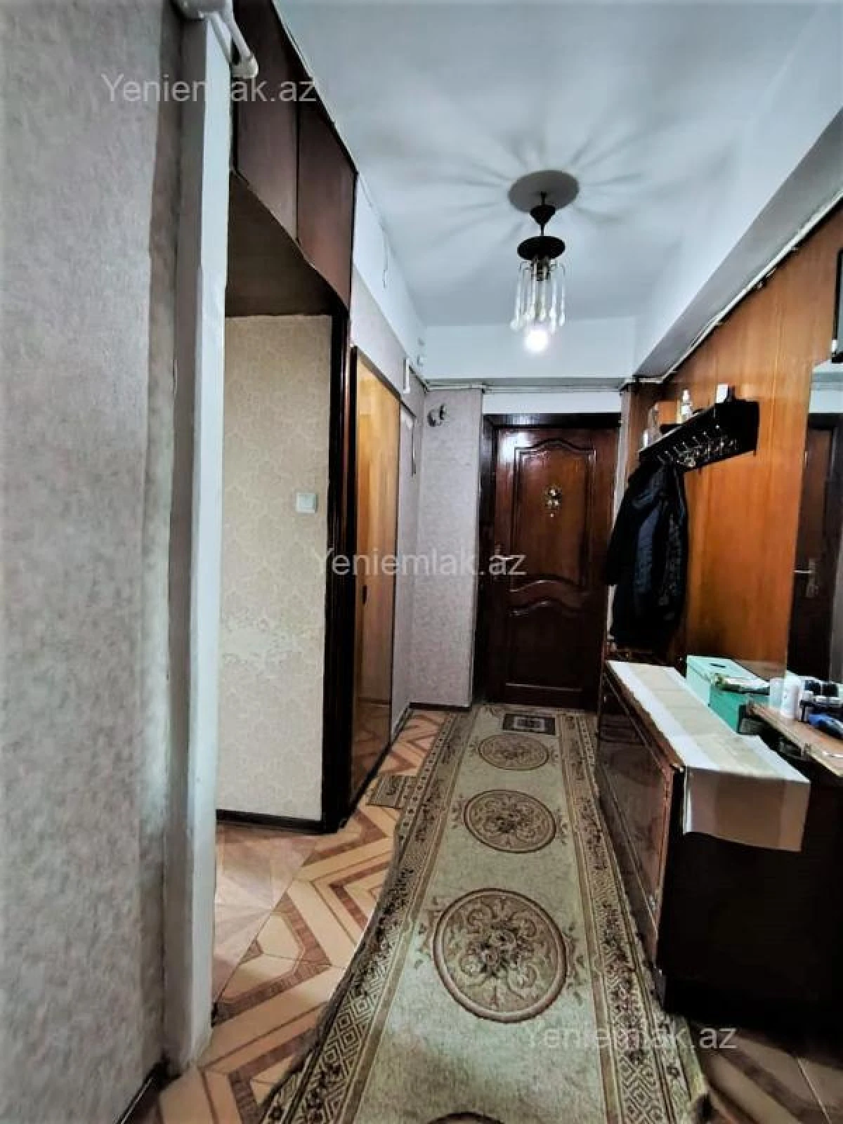 Satılır 2 otaqlı köhnə tikili 70 m²