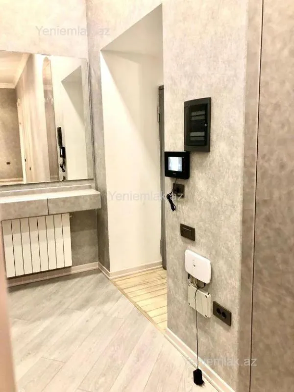 Satılır 2 otaqlı köhnə tikili 70 m²
