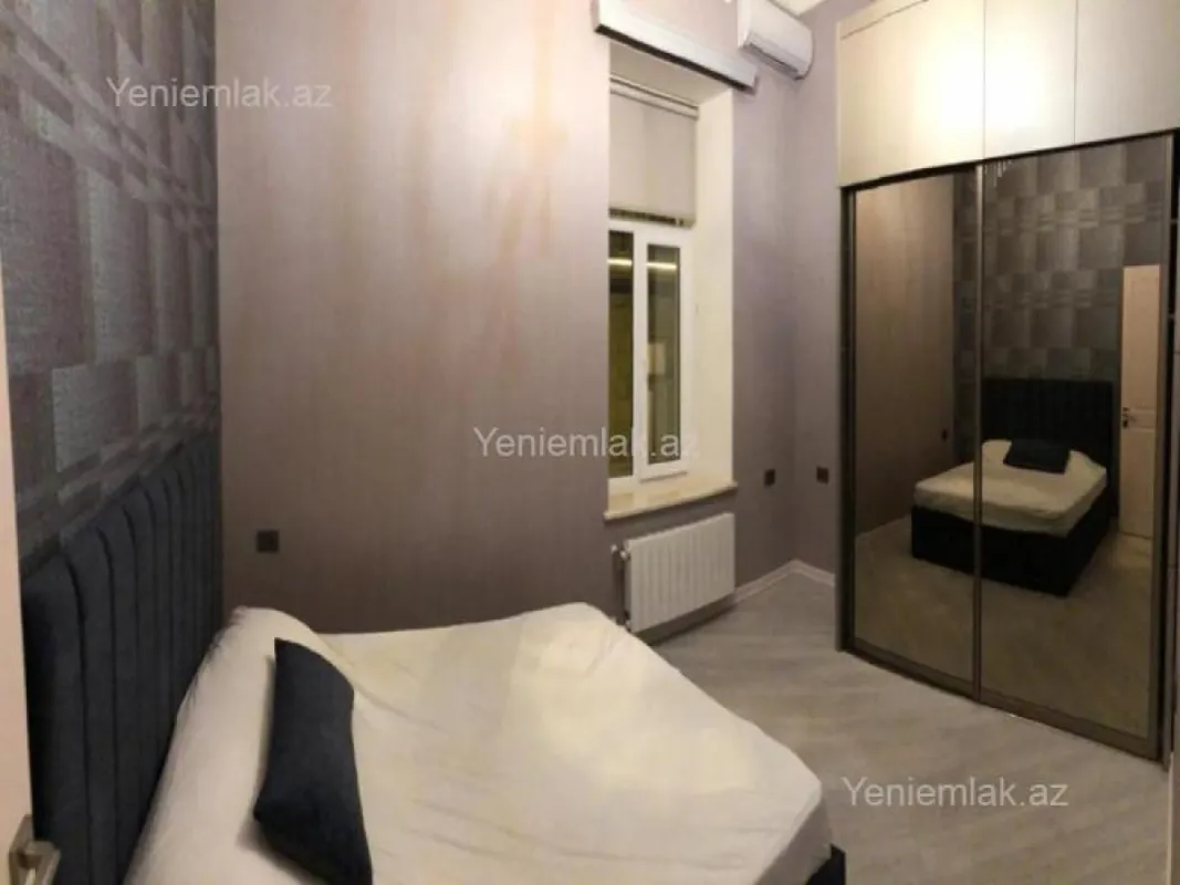 Satılır 2 otaqlı köhnə tikili 70 m²