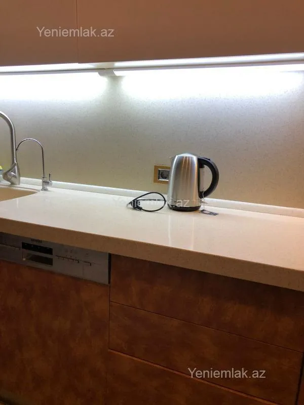 Satılır 2 otaqlı köhnə tikili 70 m²