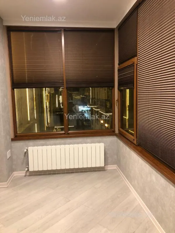 Satılır 2 otaqlı köhnə tikili 70 m²