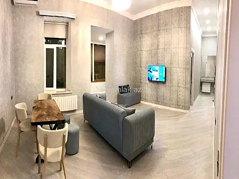 Satılır 2 otaqlı köhnə tikili 70 m²