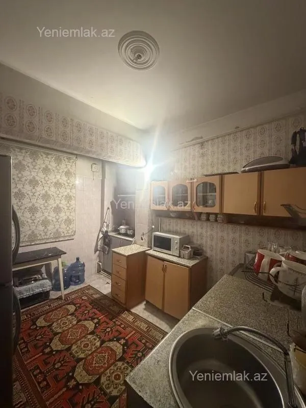 Satılır 5 otaqlı köhnə tikili 120 m²