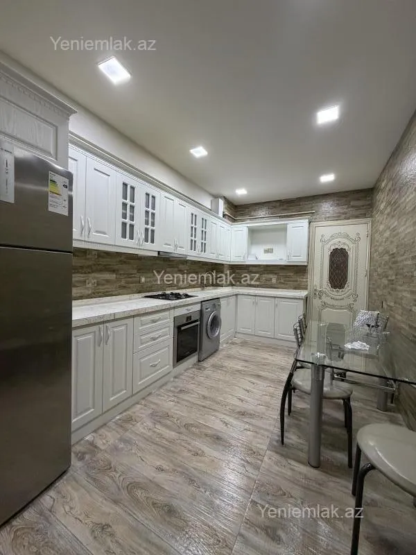 Satılır 3 otaqlı yeni tikili 83 m²