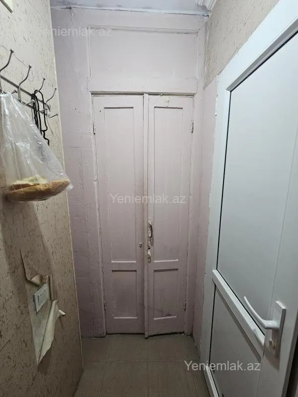 Satılır 1 otaqlı köhnə tikili 31 m²