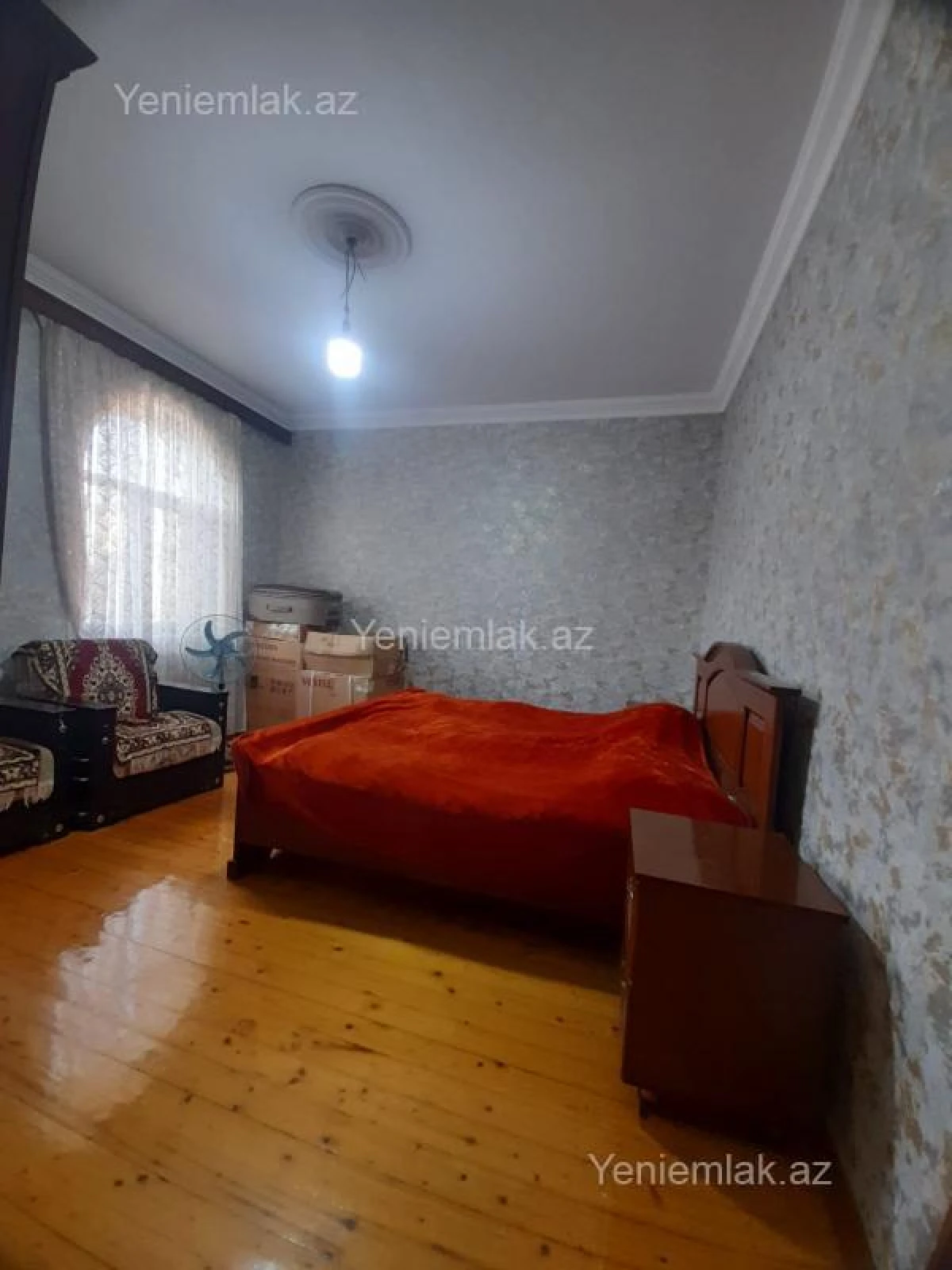 Satılır 4 otaqlı həyət evi 240 m²
