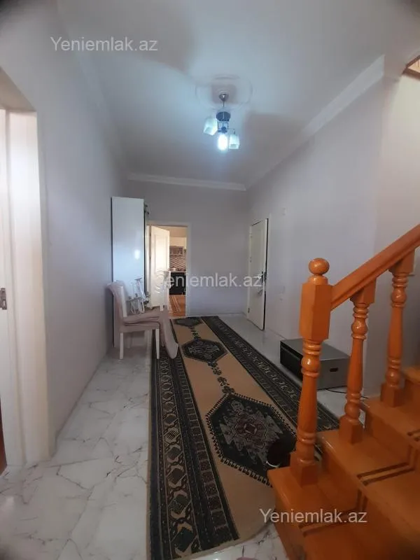 Satılır 4 otaqlı həyət evi 240 m²