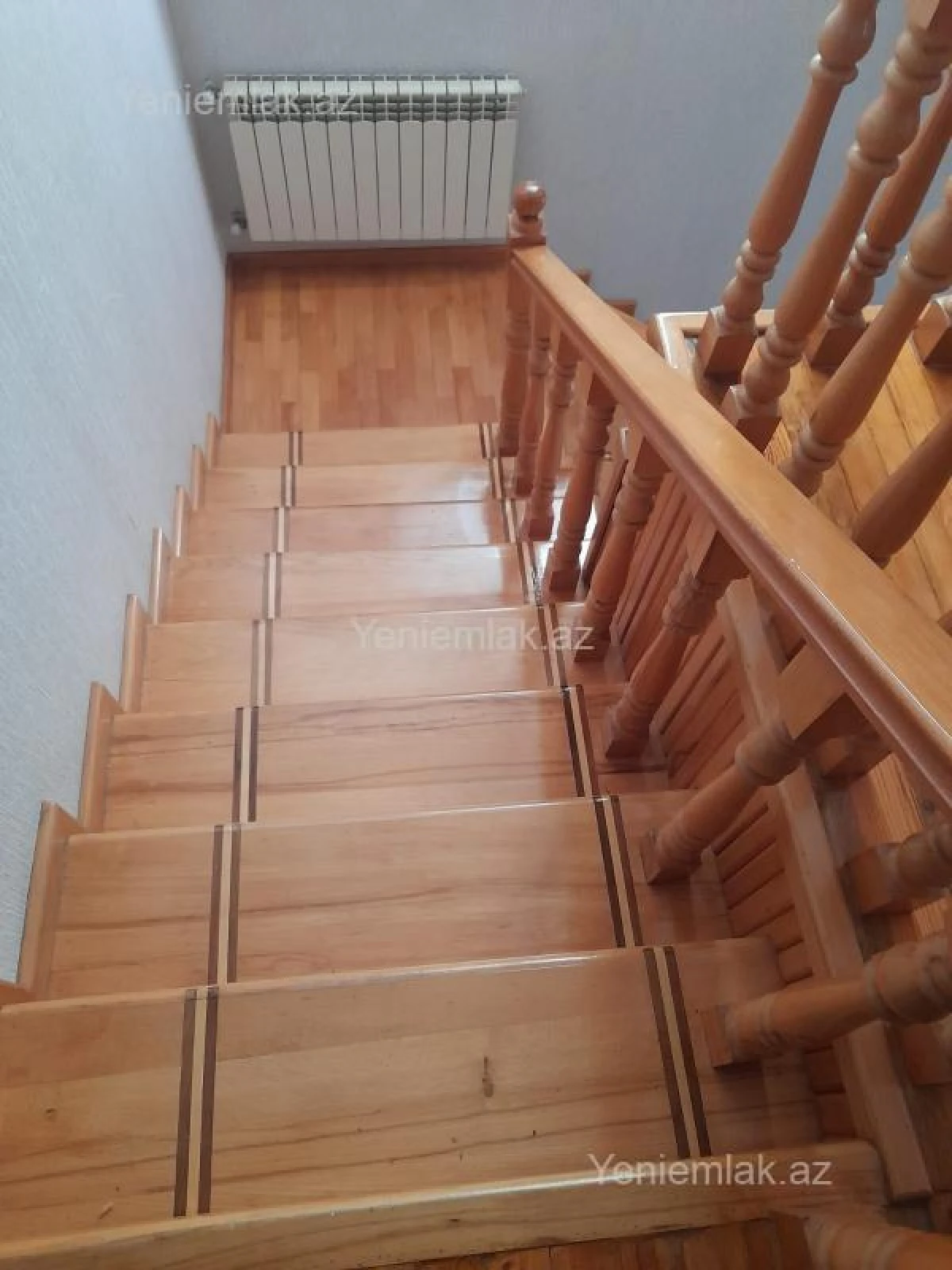 Satılır 4 otaqlı həyət evi 240 m²