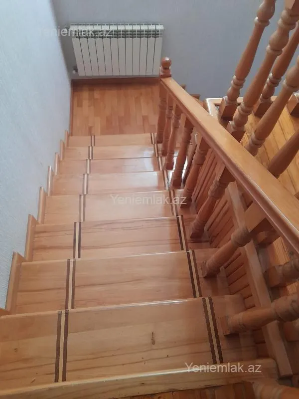 Satılır 4 otaqlı həyət evi 240 m²