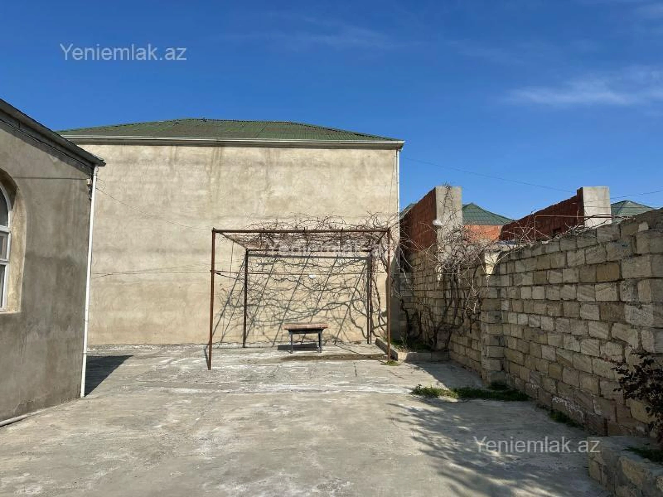 Satılır 4 otaqlı həyət evi 150 m²