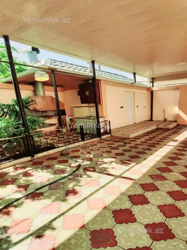 Satılır 5 otaqlı həyət evi 186 m²