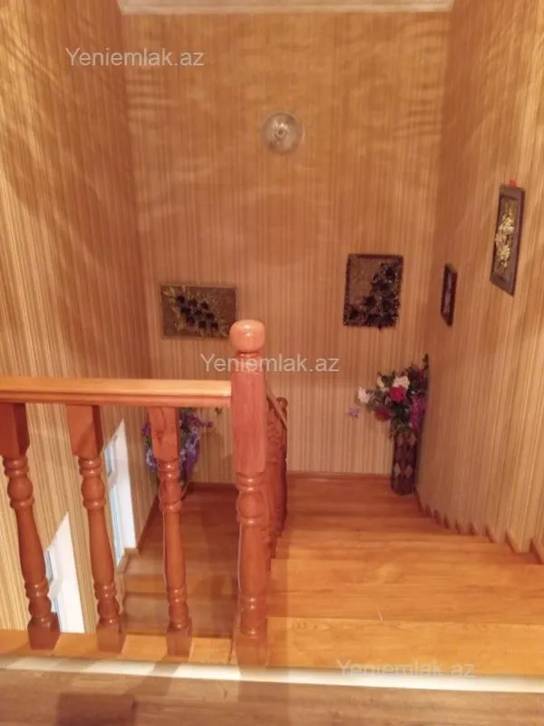 Satılır 5 otaqlı həyət evi 186 m²