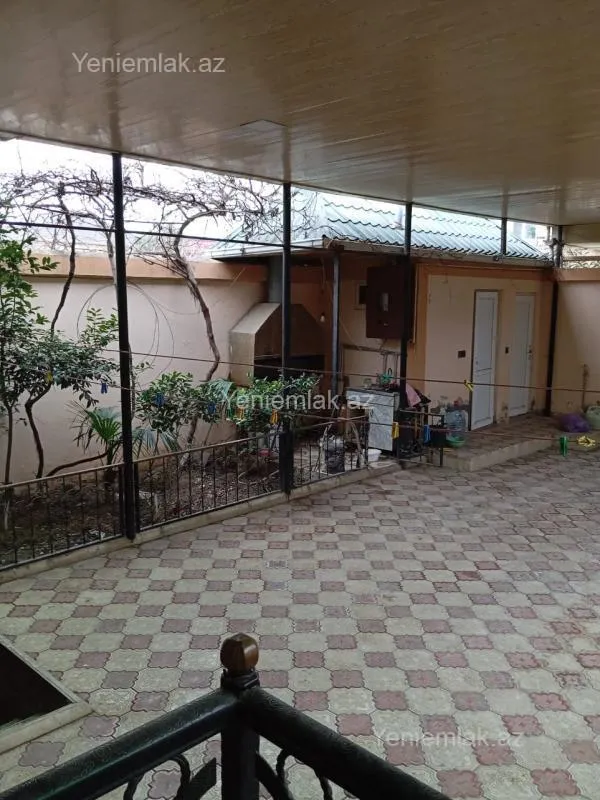 Satılır 5 otaqlı həyət evi 186 m²