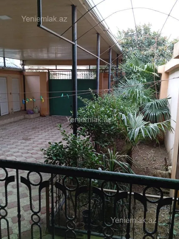 Satılır 5 otaqlı həyət evi 186 m²