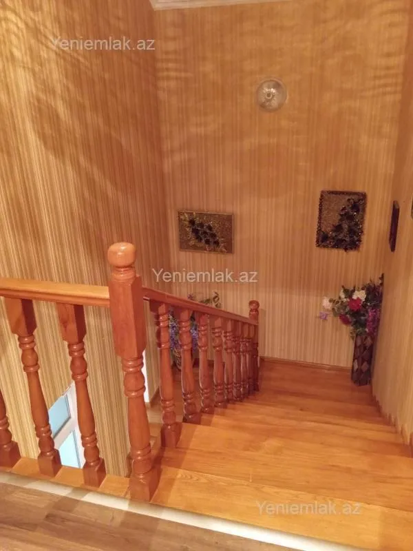 Satılır 5 otaqlı həyət evi 186 m²