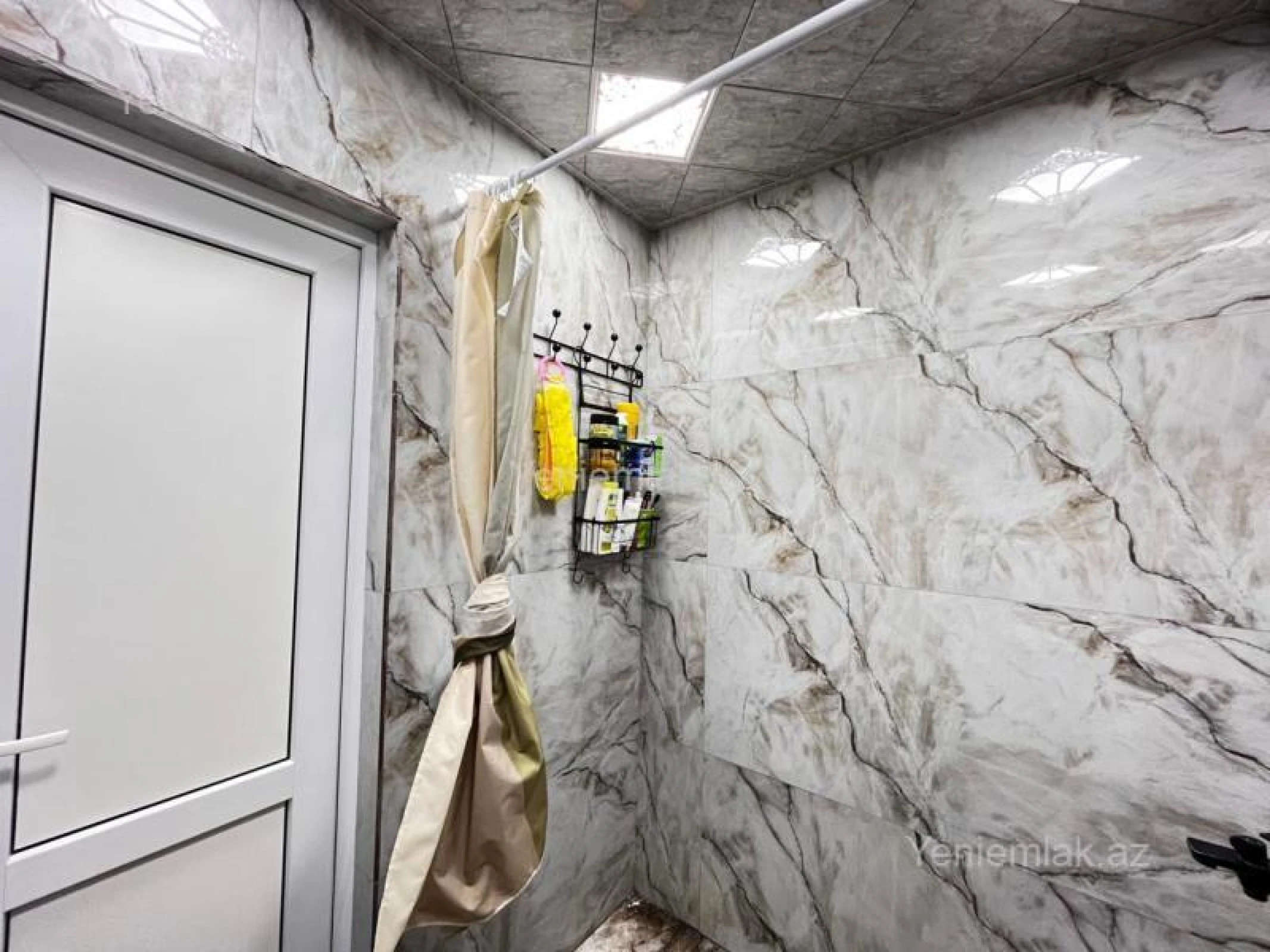 Satılır 3 otaqlı köhnə tikili 68 m²