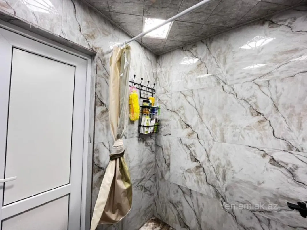 Satılır 3 otaqlı köhnə tikili 68 m²