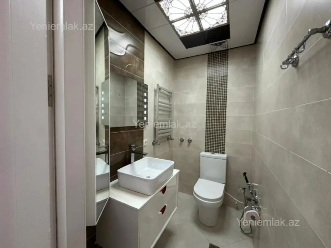 Satılır 3 otaqlı yeni tikili 133 m²