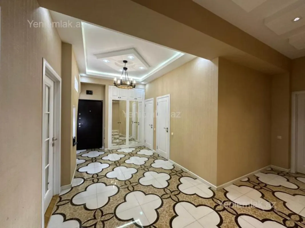 Satılır 3 otaqlı yeni tikili 133 m²