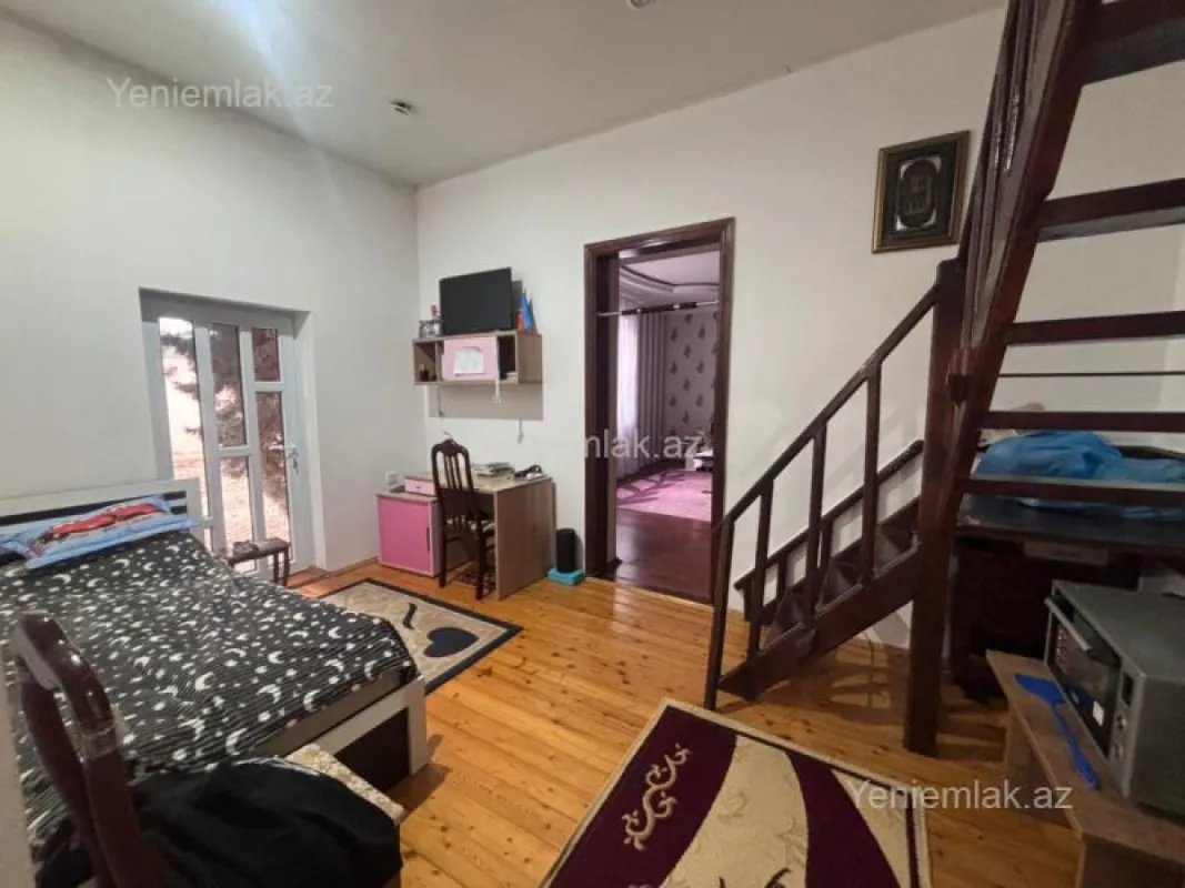 Satılır 5 otaqlı həyət evi 160 m²