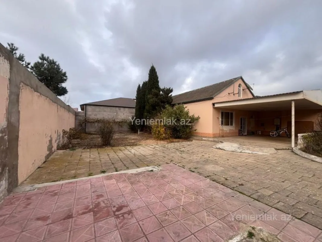 Satılır 5 otaqlı həyət evi 160 m²
