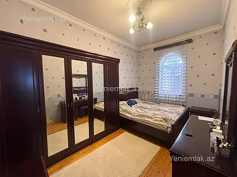Satılır 5 otaqlı həyət evi 160 m²