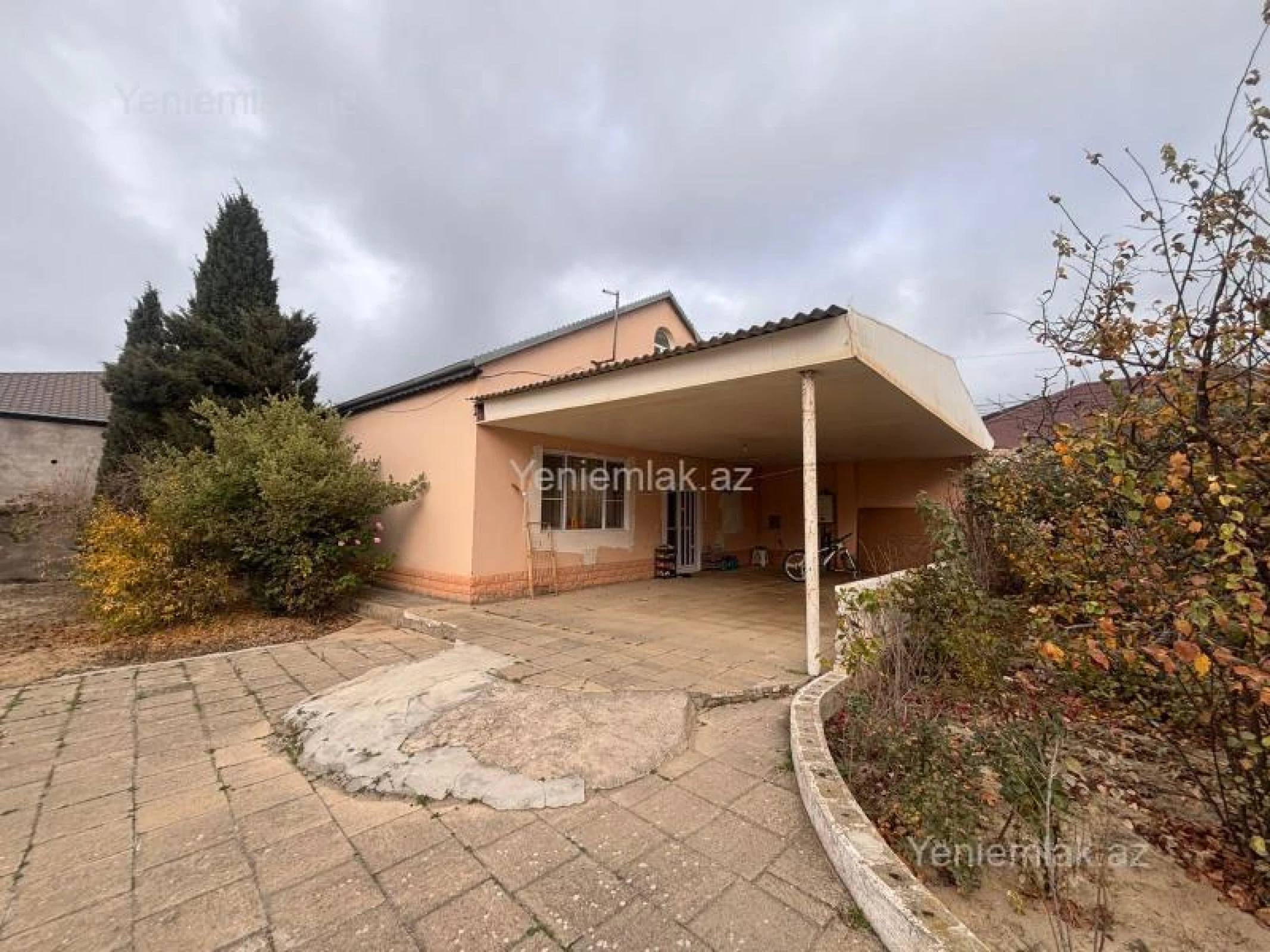 Satılır 5 otaqlı həyət evi 160 m²