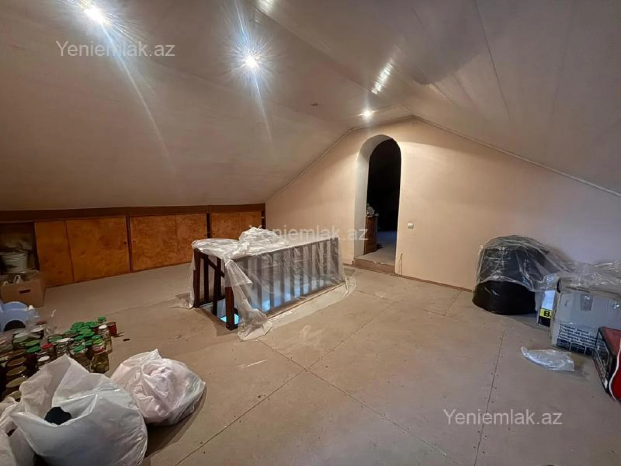 Satılır 5 otaqlı həyət evi 160 m²