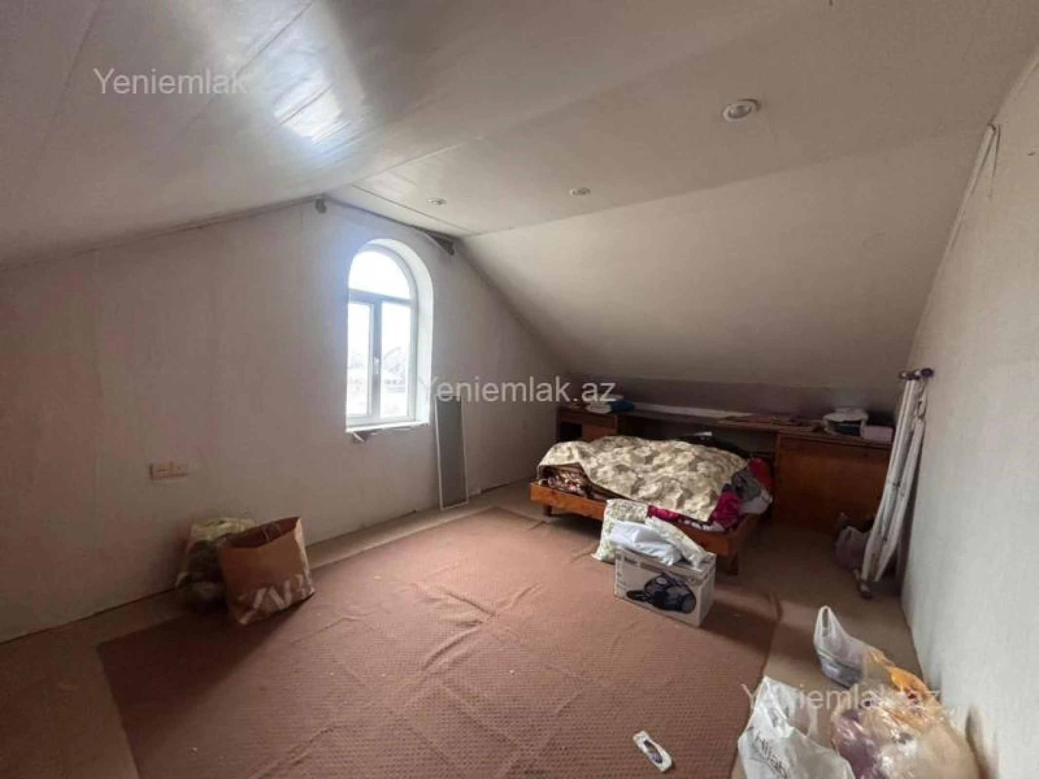 Satılır 5 otaqlı həyət evi 160 m²