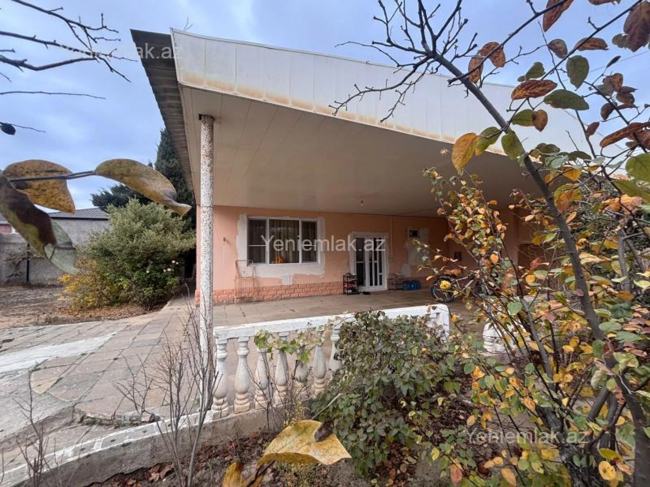Satılır 5 otaqlı həyət evi 160 m²
