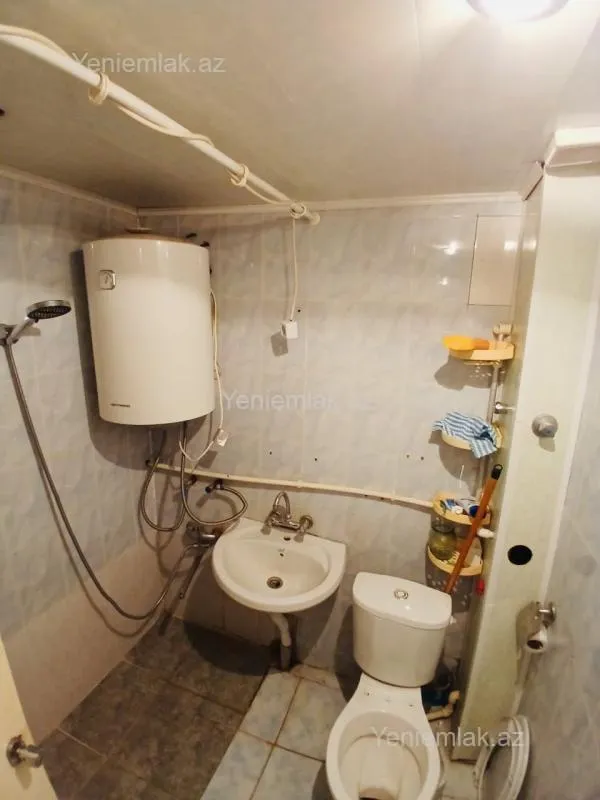 Satılır 1 otaqlı köhnə tikili 40 m²