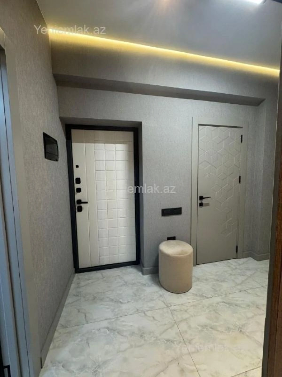 Satılır 3 otaqlı yeni tikili 75 m²